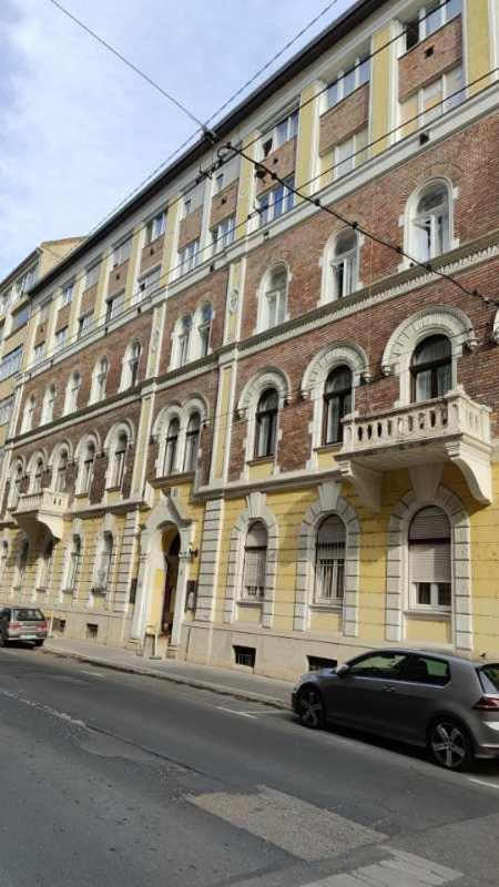 U Home Central Будапеща Екстериор снимка